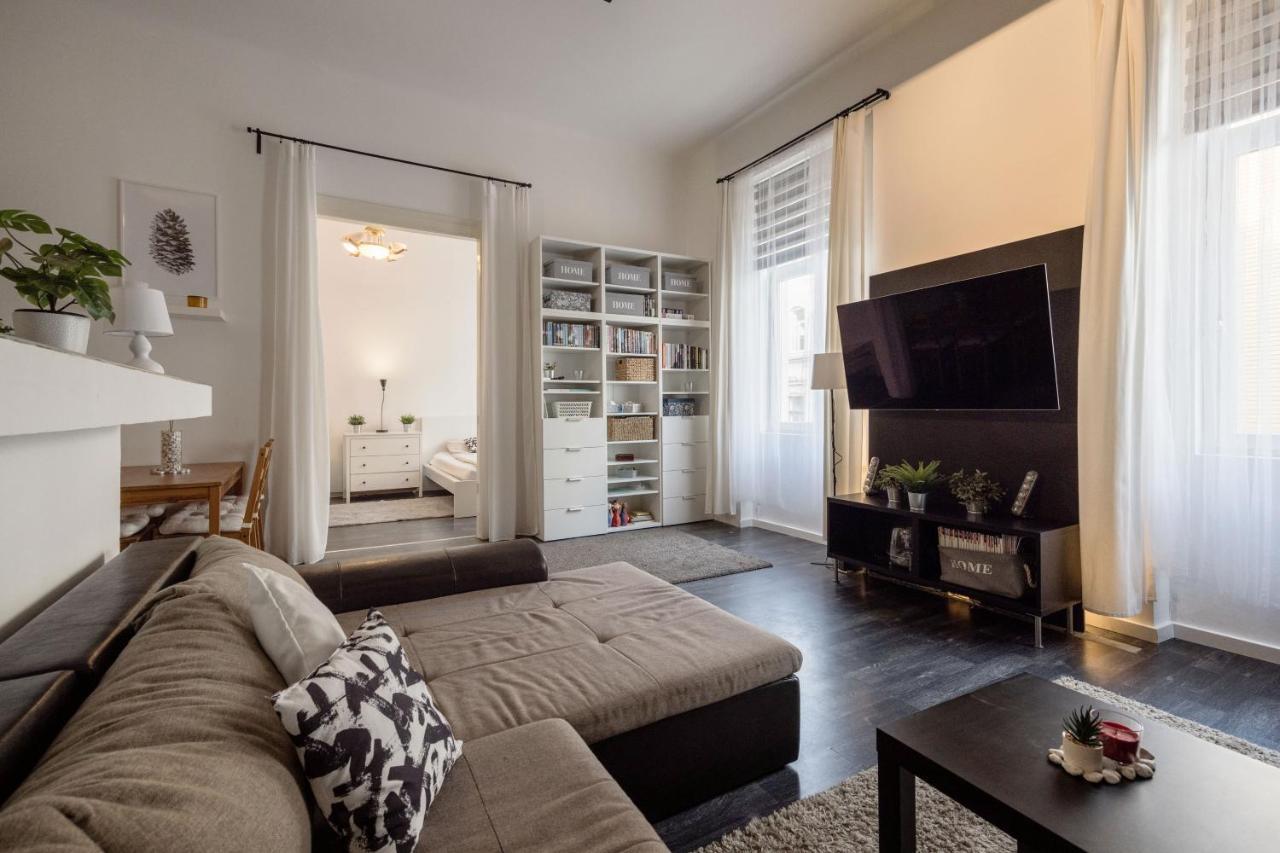 Spacious Apartment Almassy Budapesta Exterior foto