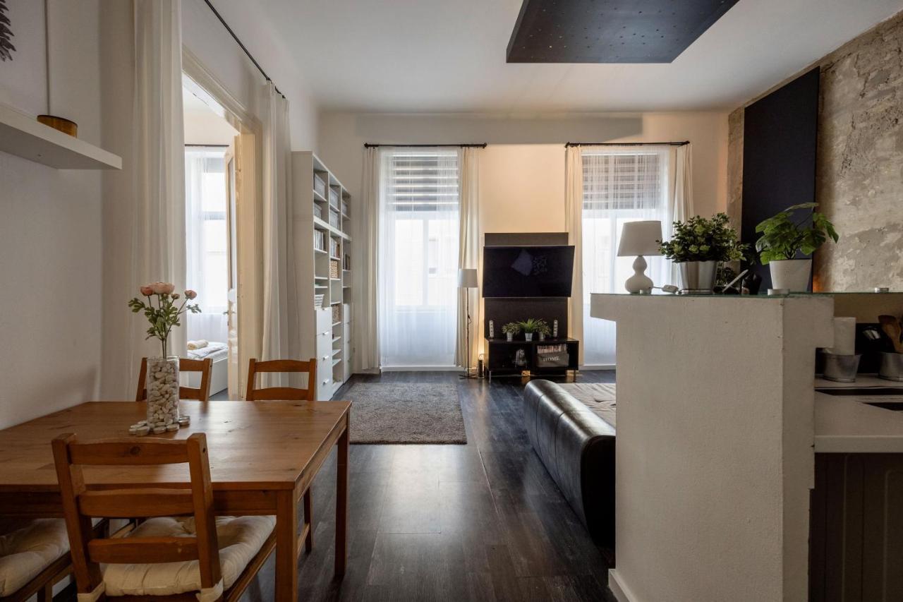 Spacious Apartment Almassy Budapesta Exterior foto